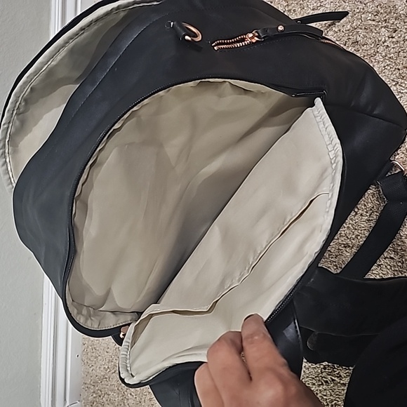 Skip Hop Greenwich Simply Chic Backback (Diaper Bag) - Picture 8 of 9